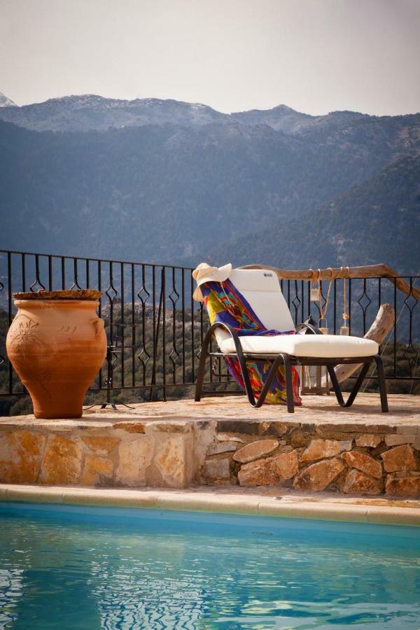 Stone Built Villa Galatia, Poolside & Perfect View Karés Dış mekan fotoğraf
