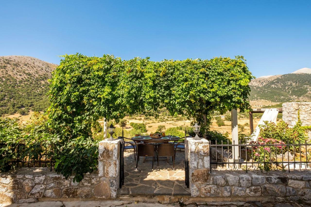Stone Built Villa Galatia, Poolside & Perfect View Karés Dış mekan fotoğraf