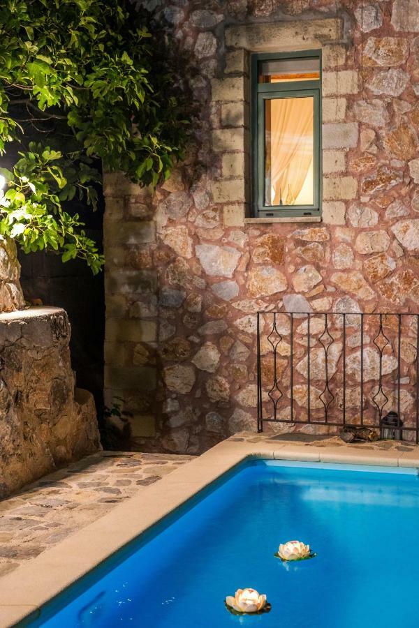 Stone Built Villa Galatia, Poolside & Perfect View Karés Dış mekan fotoğraf